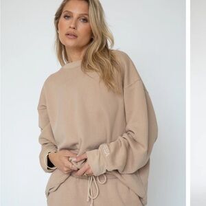 NWT RESA crew neck sweatshirt